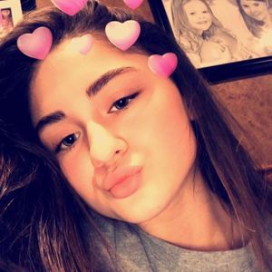 Meet your Posher, Lauralye